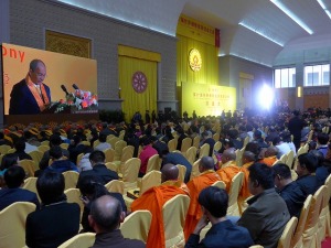 世界仏教徒会議中国大会開会式で挨拶するパロップ事務総長