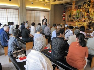 盂蘭盆会法要のようす